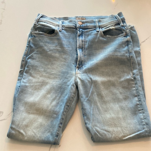 MOTHER
The Hustler High
Waist Chewed Ankle
Jeans- Size 30 - Picture 5 of 8